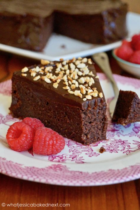 Chocolate Hazelnut Cake (Torta alla Gianduia) | What Jessica Baked Next... Showstopper Cakes, Chocolate Hazelnut Cake, Chocolate Ganache Recipe, Pasta Types, Flourless Cake, Nutella Cake, Dark Chocolate Ganache, Ganache Recipe, Hazelnut Cake