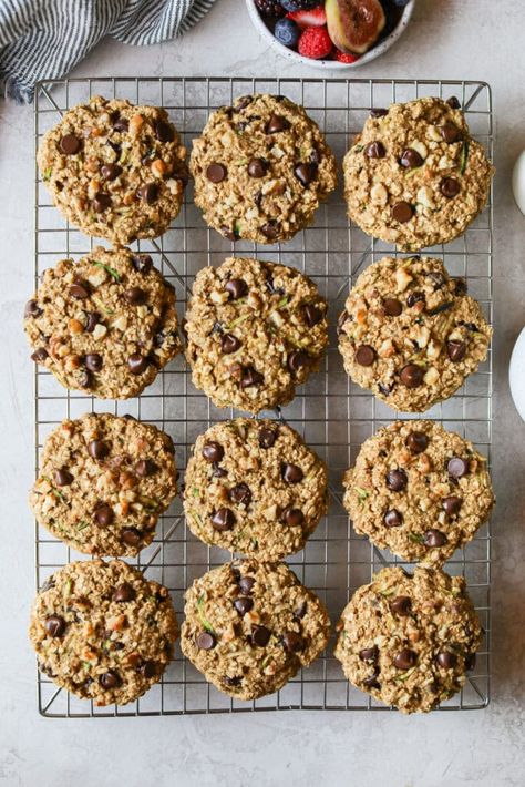 These zucchini breakfast cookies are my favorite make-ahead breakfast or snack for summer! They’re the perfect way to use up all the zucchini from my garden, plus I love that I’m getting some fiber and other nutrients. And they’re such a yummy treat thanks to the chocolate chips. Zucchini Breakfast Cookies, Zucchini Oatmeal Cookies, Zucchini Breakfast, Zucchini Oatmeal, Zucchini Cookies, Zucchini Recipes Healthy, Breakfast Cookie Recipe, Zucchini Cake, Gluten Free Grains