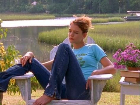 Joey From Dawsons Creek Outfits, Joey Potter Fashion, Joey Dawsons Creek Outfits, Joey Potter Aesthetic, Joey Dawson's Creek Outfits, Joey Potter Outfits, Joey Wallpaper, Dawson's Creek Aesthetic, Joey Dawson's Creek