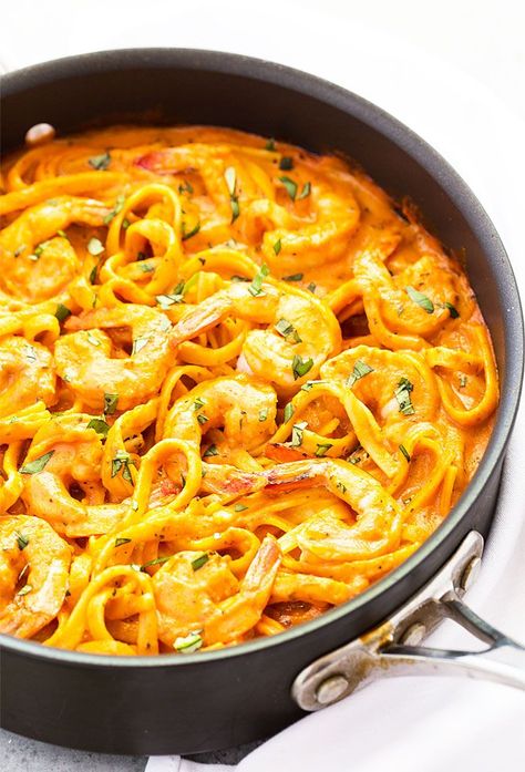 One pan shrimp and pasta in a flavor-packed creamy tomato sauce that comes together in just 30 minutes! Shrimp Tomato Pasta, Tomato Cream Sauce Pasta, Shrimp And Pasta, Cream Sauces, Pasta Shrimp, Creamy Shrimp Pasta, Cream Sauce Pasta, Pan Shrimp, Tomato Cream Sauce