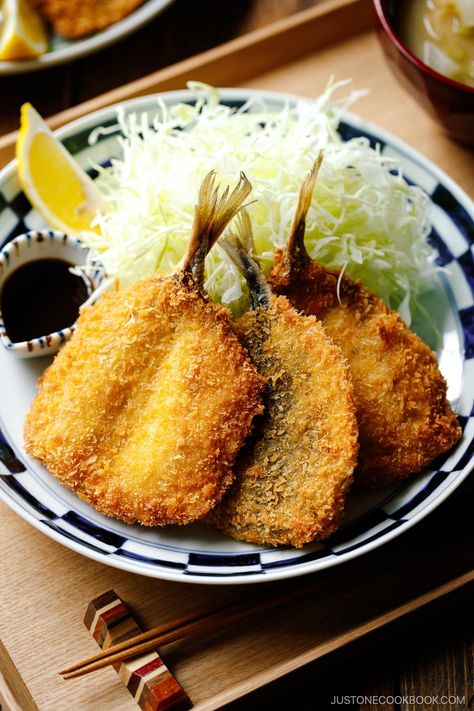 Easy Aji Fry is a popular Japanese homestyle dish of crispy deep-fried horse mackerel. You can buy the fillets already butterflied, then simply bread in panko and fry until golden. Enjoy this tasty bite topped with tangy Worcestershire sauce or your favorite Japanese sauce. Aji Fry, Fried Sushi, Japanese Sauce, Tonkatsu Sauce, Mackerel Recipes, Main Dish Salads, Tasty Bites, Fish Dishes, Worcestershire Sauce