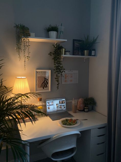 Bedroom Desk Decor Aesthetic, Desk Against Wall Decor, Shelves On Top Of Desk, Shelf Decor Desk, Above Desk Ideas, Desk Inspiration Bedroom, Uni House Decor, Desk Space In Bedroom, Small Study Space