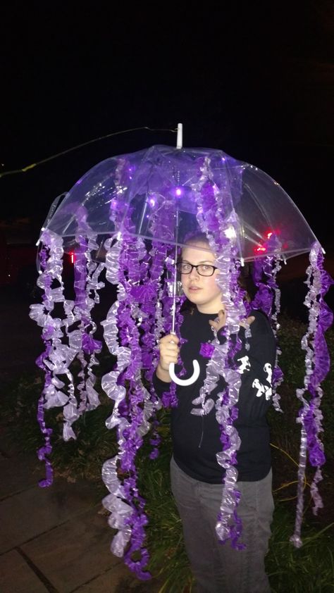 Jelly Fish Costume Umbrella, Jellyfish Costume Umbrella, Jellyfish Costume Diy, Light Up Jellyfish Costume, Princess Jellyfish Cosplay, Jellyfish Halloween Costume, Playlearn Lamp Jellyfish, Diy Jellyfish, Jellyfish Costume