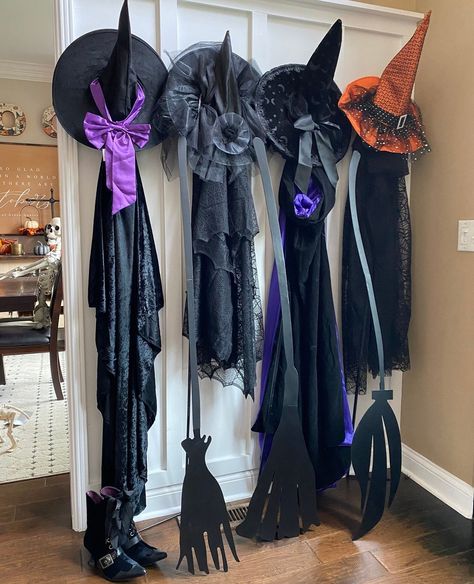 Witches Broom Porch Decor, Witch And Broom Costume Couple, Halloween Stairs Decorations, Halloween Broom Parking, Broom Parking Decor, Witch Mannequin, Witches Broom Parking, Diy Witch Broom, Witch Broom Parking