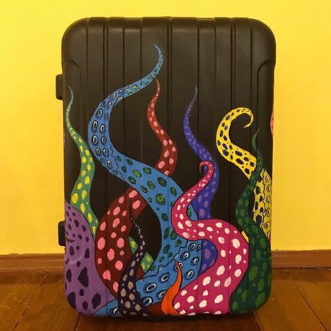 Painting On Suitcase, Wanderlust Illustration, Vacation Drawing, Luggage Painting, Traveling Suitcase, Suitcase Diy, Travel Bags For Men, Painted Suitcase, Diy Suitcase