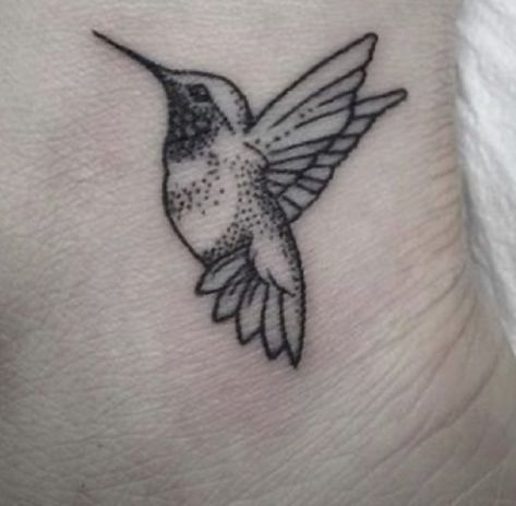 Hummingbird Tattoo Black Simple, Goth Hummingbird Tattoo, Humming Bird Traditional Tattoos, American Traditional Hummingbird Tattoo Black And White, Black And Grey Hummingbird Tattoo, Traditional Hummingbird Tattoo Black, Hummingbird Tattoo Black And White, Black And White Hummingbird Tattoo, Hummingbird Tattoo Traditional