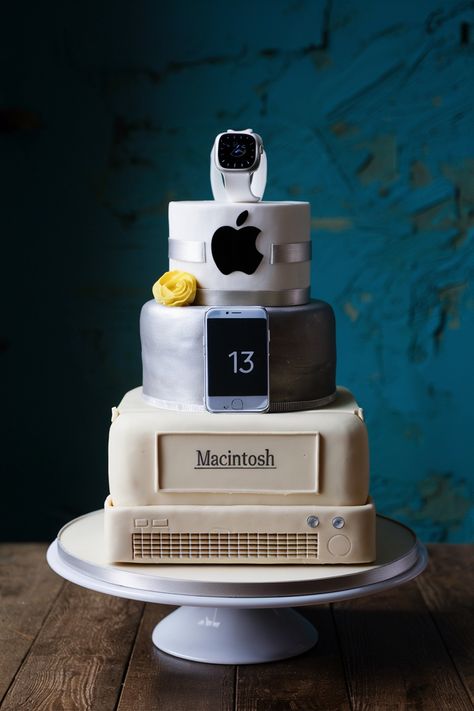 Birthday Cake Ideas for the Die-Hard Apple Fan Tech Cake Ideas, Glowing Apple Logo, Birthday Cakes For Men, Simple Birthday, Simple Birthday Cake, Birthday Cake Ideas, Themed Birthday Cakes, Cakes For Men, Apple Logo