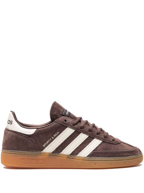 Adidas x Sporty & Rich Handball Spezial Sneakers - Farfetch Brown Spezial Adidas, Brown Adidas Samba, Adidas Spezial Brown, Fall Sneakers 2024, Adidas Samba Brown, Brown Adidas Shoes, Adidas Sporty And Rich, Neutral Sneakers Women, Adidas Handball Spezial Outfit