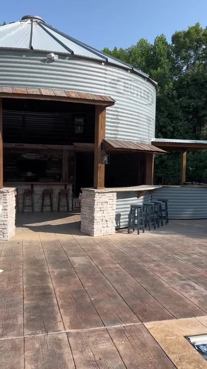 Backyard Silo Ideas, Silo Gazebo, Grain Bin Bar, Silo Ideas, Silo Bar, Bin Bar, Cooking Tiktok, Grain Bin House, Grain Bins