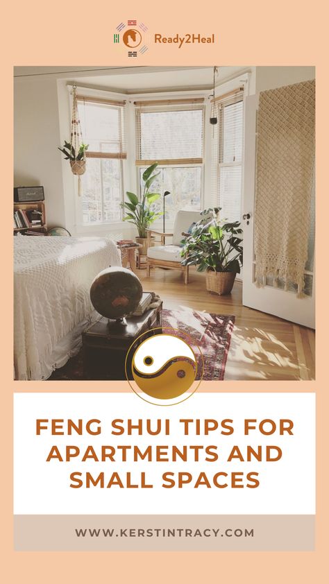 When it comes to transforming your small space, Feng Shui is a great way to make the most out of every inch. Feng Shui involves arranging and decorating your apartment in a way that promotes feelings of peace and serenity, creating an environment that fosters productivity and creativity. Small Apartment Feng Shui, Feng Shui Small Living Room, Apartment Feng Shui, Living Room Feng Shui, Feng Shui Layout, Feng Shui Apartment, Bachelor Apartments, Feng Shui Elements, Arrange Furniture