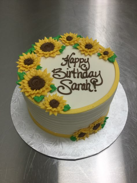 Yellow 21st Birthday Cake, Minimalist Sunflower Cake, Sunflower And Butterfly Cake, Sunflower First Birthday Cake, Sunflower Cake Designs Birthday, Sunflower Birthday Cake For Women, Sun Flower Cake Ideas, Sunflower Cakes Ideas, Sunflower Cake Ideas Birthday