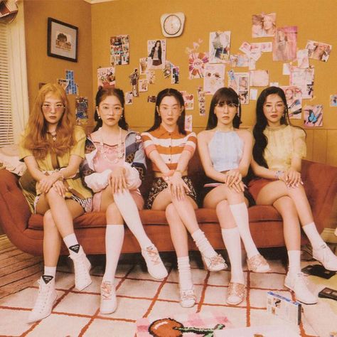 red velvet queendom scan aesthetic lq icons seulgi yeri joy rv wendy irene cr sgsgom Queendom Red Velvet, Red Velvet Queendom, Rv Wendy, Red Velvet Aesthetic, Velvet Aesthetic, Joy Rv, Red Velvet, Rv, Velvet