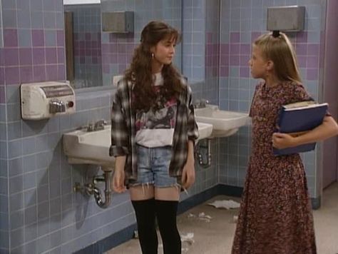 OK, we know we're not supposed to like bad girl Mickey (who tries to convince precious Stephanie to smoke), but just look at how cool she looks. This outfit is something we'd happily wear today. Fashion Moments, Full House