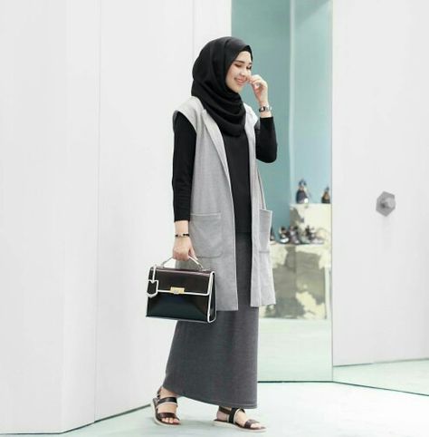 Long Sleeveless Cardigan and Skirt with Hijab Outer Hijab Long Cardigan, Long Cardigan Outfit Hijab, Cardigan Outfit Hijab, Modest Outfits Casual, Hijab Office, Outer Hijab, Hijab Skirt, Long Sleeveless Cardigan, Moslem Fashion