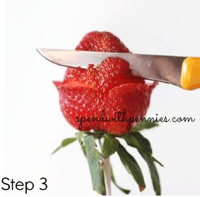 How to Make Strawberry Roses - Spend With Pennies Edible Centerpieces, Food Bouquet, Cut Strawberries, Vegetable Art, Strawberry Roses, Spend With Pennies, Strawberry Decorations, Nice Recipes, Party Trays