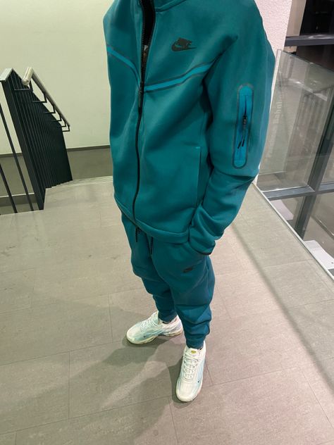 Drill Outfit, Nike Tech Fleece Outfit Men, Nike Tech Fleece Men, Mens Pants Fashion Casual, Uk Drip, Drip Fits, Fleece Men, Fleece Outfit, Outfit Nike