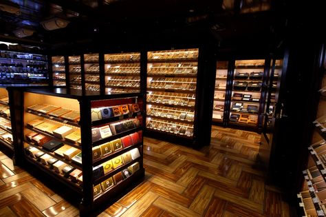 Humidor Store Humidor Room, Best Humidor, Zigarren Lounges, Samantha Brown, Whisky Shop, Whisky Bar, Premium Cigars, Pipes And Cigars, Cigars And Whiskey