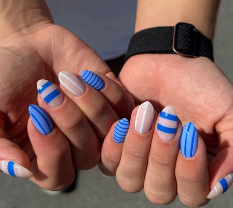 Nail Ideas Football, Nail Design Stripes, Nail Inspo Pictures, Cute Volleyball Nails, Byu Nails, Utah Nails Designs, Blue Stripe Nails, Kentucky Nails, Cute Trending Nails