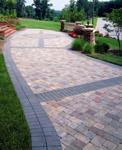 Paver Banding - Design Ideas for Pavers Small Brick Patio, Diy Patio Pavers, Paving Ideas, Paver Designs, Patio Pavers Design, Concrete Patios, Paving Design, Colorful Patio, Walkway Design