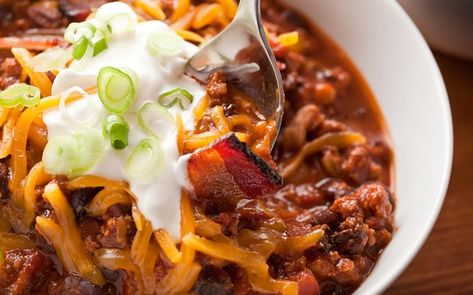 Protein Chili Recipe, High Protein Chili, Protein Chili, Chili Recipe With Black Beans, Slow Cooker Chili Beef, Meatless Chili, Pumpkin Chili Recipe, Cincinnati Chili, Chili Recipe Turkey