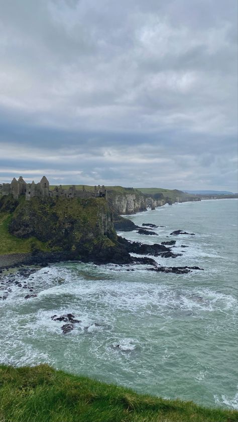 Insta Picture Ideas, Ireland Coast, Irish Beach, Dunluce Castle, Irish Coast, Ireland Aesthetic, Coast Aesthetic, 2024 Moodboard, Irish Countryside