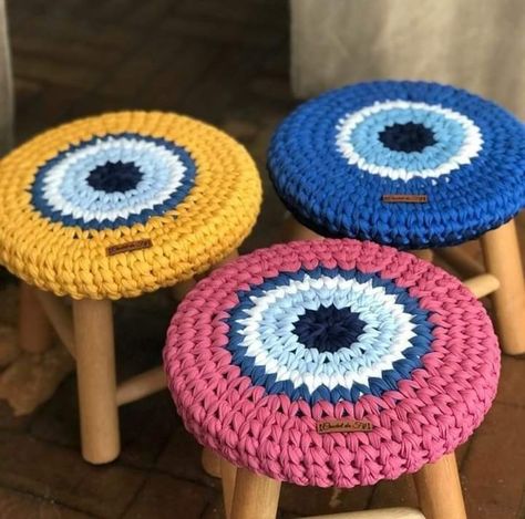 Cute Stools, Crochet Cushion Cover, Crochet Pillow Pattern, Handmade Yarn, Crochet Bee, Crochet Decoration, Crochet Cushions, Crochet Cross, Crochet Pillow