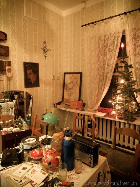 https://curiouscatontherun.wordpress.com/2013/10/30/back-in-the-ussr-hello-soviet-kitsch/ Soviet Bedroom, Soviet Apartment, Soviet Aesthetic, Soviet Christmas, Back In The Ussr, 80s Interior, Exhibition Centre, Cafe Interior Design, The Exhibition