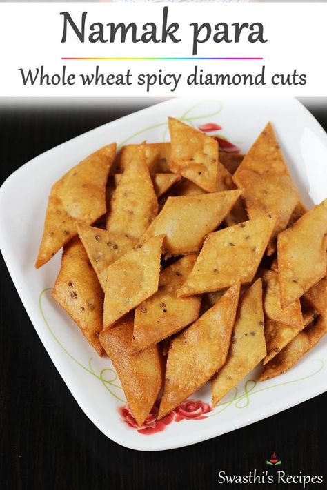 Namk para or spicy diamond cuts are a snack made with whole wheat flour, spices and salt. #namakpara #namakpare #nimkirecipe Evening Snacks Recipes, Diwali Treats, Namak Pare, Easy Indian Snacks, Diwali Special Recipes, Diwali Recipes, Kids Holidays, Maharashtrian Recipes, Diwali Snacks