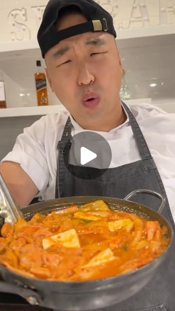 bà nội 👵🏻 | Asian Food Recipes on Instagram: "Kimchi stew aka kimchi jjigae #koreanrecipe 🎥: @chefchrischo #asianfood #asiancuisine #kimchi #asiancooking #recipeoftheday #spam" Kimchi Stew Recipe Easy, Kim Chee Soup, What To Eat With Kimchi, Kimchijeon Recipe, Kimchee Soup, Kimchi Jeon Recipe, Kimchi Jigae Recipe, Recipes With Kimchi, Kimchi Stew Recipe