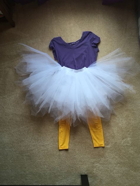 Diy Daisy Duck Costume For Women, Daisy Duck Costume Toddler, Daisy Duck Toddler Costume, Daisy Duck Costume Diy, Daisy Duck Disney Outfit, Daisy Duck Costume For Women, Diy Daisy Duck Costume, Duck Costume Diy, Daisy Duck Halloween Costume