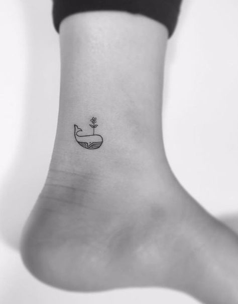 Small whale tattoo on the inner ankle Tato 3d, A Small Tattoo, Whale Tattoo, Tato Minimal, Tato Henna, Korean Tattoos, Whale Tattoos, Tattoo Trend, Muster Tattoos