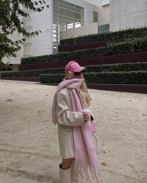 Beige boots jacket pink svarf bag and cap Pink Beanie Outfit Winter, Pink Scarf Outfit Winter, Winter Pink Outfit, Beige Cap Outfit, Pink Outfit Winter, Pink Beanie Outfit, Pink Cap Outfit, Pink Turtleneck Outfit, Fits Cold Weather