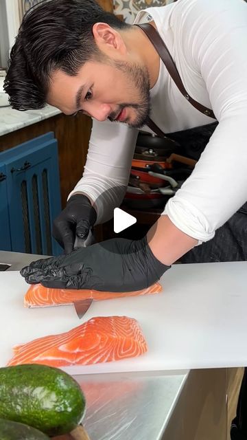 Lerchan Goh-air on Instagram: "Salmon Avocado 🥑 Crispy Rice Paper" Crispy Rice Paper, Salmon Recipes Oven, Sushi Recipes Homemade, Poke Bowls, Salmon Sushi, Crispy Rice, Salmon Avocado, Baked Salmon Recipes, Sushi Recipes