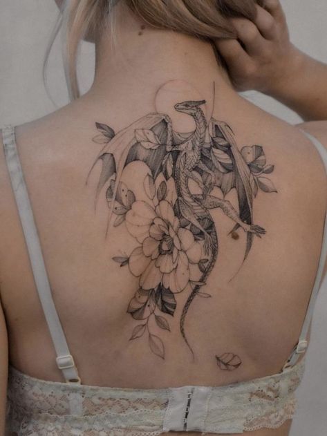 Back Tattoo Ideas For Women, Back Tattoo Ideas, Peony Tattoo, Animal Tattoo Ideas, Work Tattoo, Tattoo Ideas For Women, Peonies Tattoo, World Tattoo, Spine Tattoo