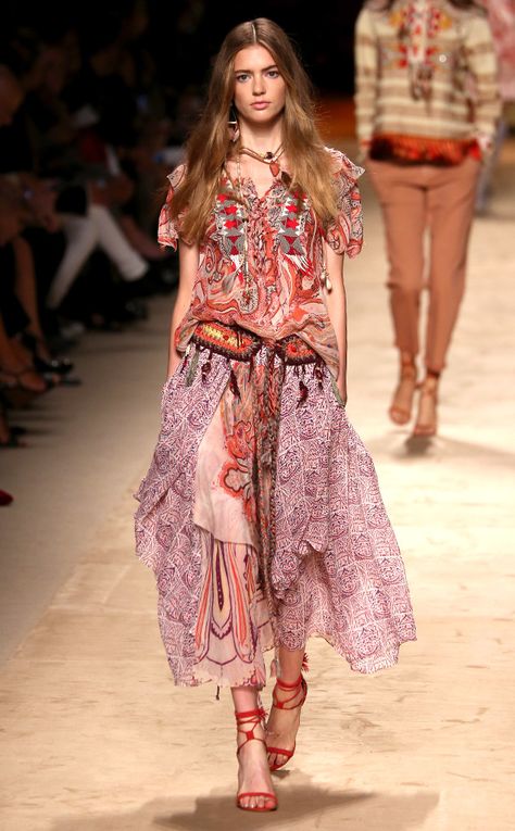 Etro from 100 Best Fashion Week Looks from All the Spring 2015 Collections Moda Hippie, London Fashion Weeks, Mode Boho, Bottom Jeans, Moda Boho, Embroidery Fashion, Bell Bottom, Hippie Bohemian, Spring Summer 2015