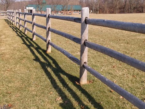 Cheap Diy Fence, Diy Horse Fencing, Diy Fence Ideas, Farm Fences, Log Fence, Wattle Fence, Agricultural Fencing, Pasture Fencing, Ranch Fencing