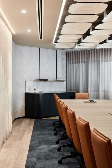 Woven Image shapes functional and artistic ceilings with Fuji – Mix Interiors Acoustic Tiles, Siren Design, Conference Room Design, Woven Image, Acoustic Ceiling Tiles, Commercial Office Design, Corporate Interior Design, Acoustic Ceiling, Italian Furniture Brands