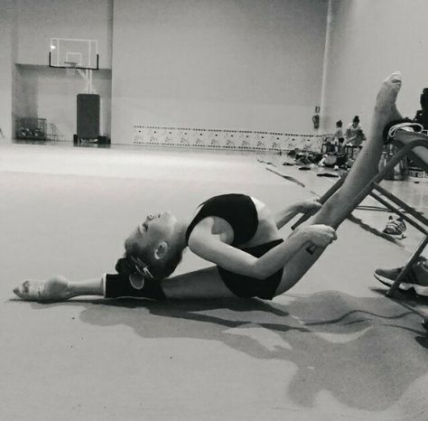 Rhythmic Gymnastics training Gymnastics Flexibility Aesthetic, Rhythmic Gymnastics Stretching, Rhythmic Gymnastics Aesthetic, Cheerleading Flexibility, Ritmic Gymnastic, Rhythmic Gymnastics Training, Dance Motivation, Gymnastics Flexibility, Gymnastics Stretches