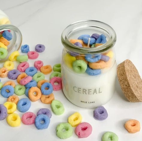 Cereal Candle, Candles Trends, Watching Cartoons, Specialty Candles, Homemade Scented Candles, Soya Mumu, Candle Cookies, Bowl Of Cereal, Food Candles