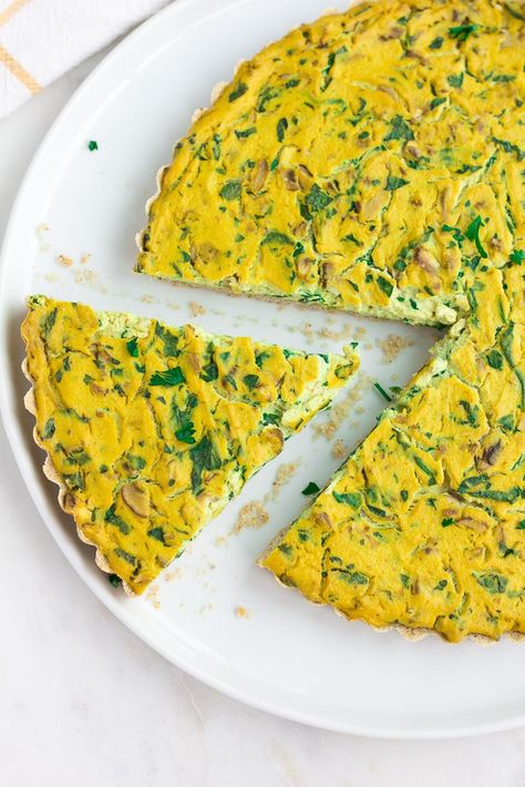 Easy Vegan Quiche - Nora Cooks Quiche For A Crowd, Tofu Quiche, Nora Cooks, Vegan Brunch Recipes, Vegan Quiche, Healthy Spring Recipes, Vegan Christmas Recipes, Healthy Vegan Breakfast, Vegan Pie