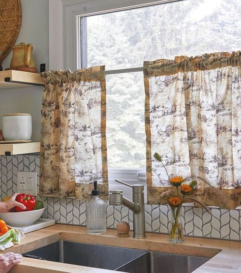 Curtains Kitchen Window, Diy Kitchen Curtains, New Modern Kitchen, Kitchen Curtain Designs, Modern Kitchen Curtains, Door Curtains Kitchen, Sewing Projects Ideas, Cafe Curtains Kitchen, Curtain Sewing Pattern