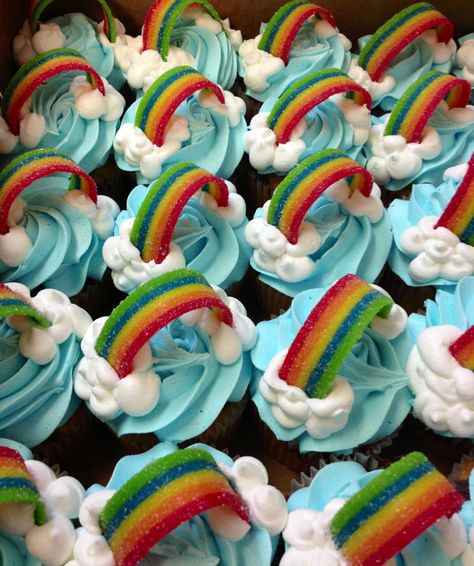 Rainbow Birthday Cupcake Cake, Cupcakes With Rainbows On Top, Rainbow Candy Cupcakes, Rainbow Decorated Cupcakes, Rainbow Cupcakes Ideas Simple, Rainbow Sweet Cones, Candyland Goodie Bag Ideas, Rainbow Cupcake Ideas, Rainbow Party Cupcakes