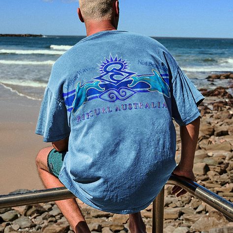 Surfer Boys Style, Billabong Outfits, Aesthetic Clothes Men, Surf Style Men, Surfer Guys, Branding Checklist, Shirt Typography, Sleeve Placket, Tshirt Oversized