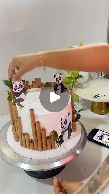 Panda Birthday Cakes, Bolo Do Panda, Panda Cake Ideas, Trending Birthday Cakes, Panda Cake Design, Cakes Trending, Panda Birthday Cake, Panda Cake, Panda Birthday