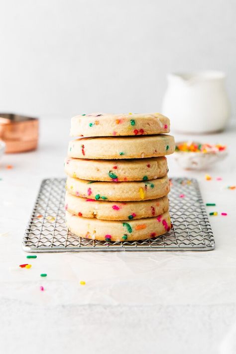 Funfetti Shortbread Cookies – A fun spin on classic shortbread cookies made with sprinkles! These cookies so tasty and easy to make! Shortbread Cookies | Funfetti Cookies | Cookie Recipe #cookies Funfetti Shortbread Cookies, Cookies Funfetti, Cookies Sprinkles, Cranberry Orange Shortbread Cookies, Best Shortbread Cookies, Lavender Shortbread Cookies, Homemade Shortbread, Lavender Shortbread, Strawberry Pop Tart