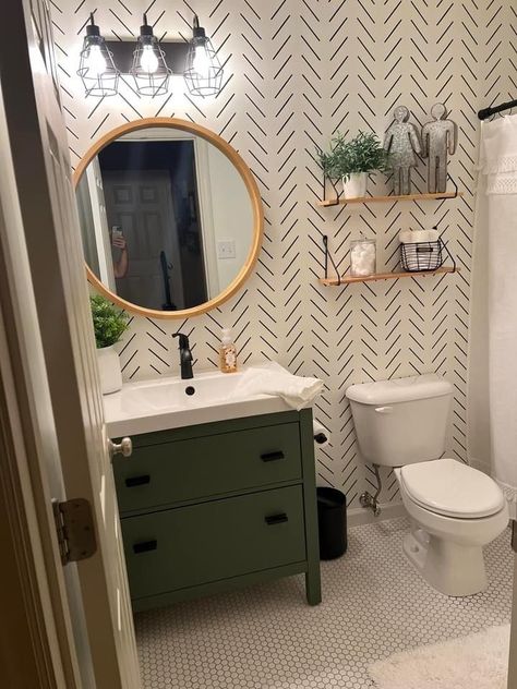 Small Powder Bathroom Ideas, Bathroom Wallpaper Ideas, Half Bath Remodel, Half Bathroom Decor, Bathroom Accent Wall, Restroom Decor, Hall Bathroom, Basement Bathroom, Bathroom Inspiration Decor