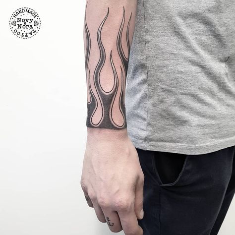 Chester Flame Tattoo, Chester Bennington Flame Tattoo, Chester Bennington Tattoo Ideas, Chester Tattoo, Chester Bennington Tattoo, Lp Tattoo, Flames Tattoo, Flame Tattoo, Linking Park