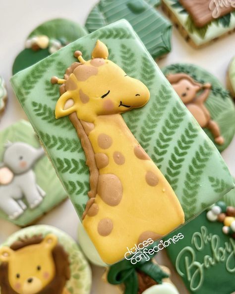 🦒Close ups of this baby shower safari set🦓 It's always fun creating designs with a monochrome color palette! . . . #decoratedcookies #safarixookies #sugarcookiesofinstagram #customcookies #edibleart #sugarart Baby Shower Safari, Safari Cookies, Monochrome Color Palette, Shower Cookies, Monochrome Color, Animal Cookies, Animal Baby Shower, Baby Shower Cookies, Safari Baby Shower