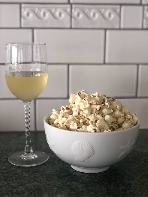 Popcorn And Wine, Truffle Popcorn, Easy Truffles, Popcorn Recipe, Popcorn Recipes, Wine Pairing, Party Party, Chardonnay, Truffles