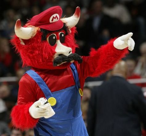 Benny the Bull | Twitter & Instagram - @bennythebull Basketball Cakes, Bull Mascot, Benny The Bull, Nba Cheerleaders, Sports Advertising, Beetlejuice Halloween, Emily B, Nba Pictures, Scene Image